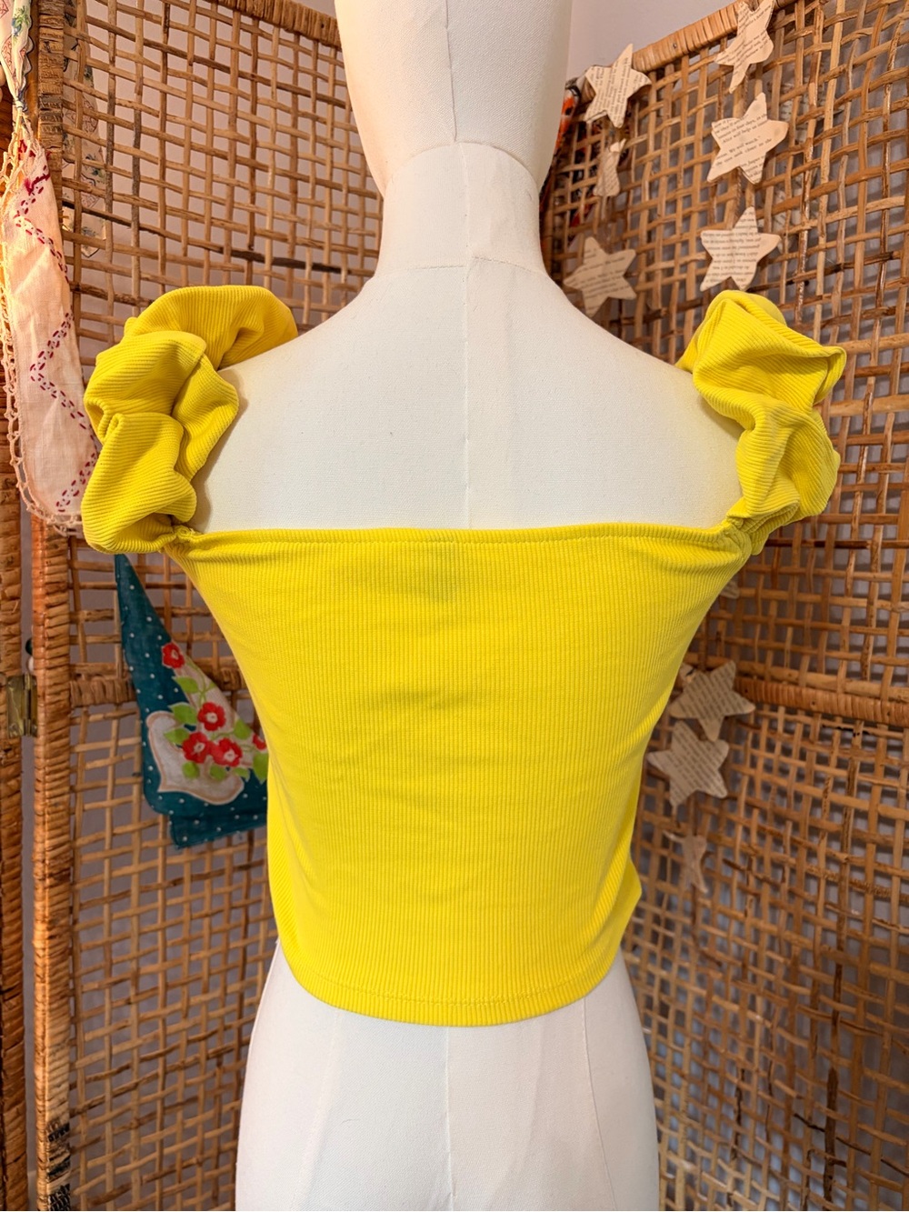 H&M Bright Yellow Ruffled-Shoulder Ribbed Crop Top - Picture 3 of 4